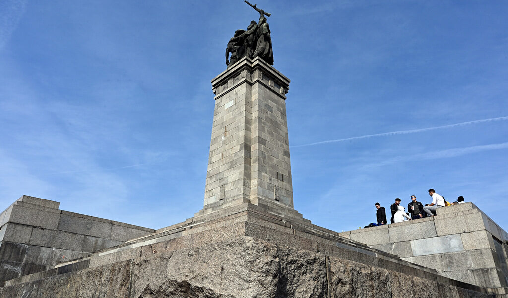Паметник на съветската армия