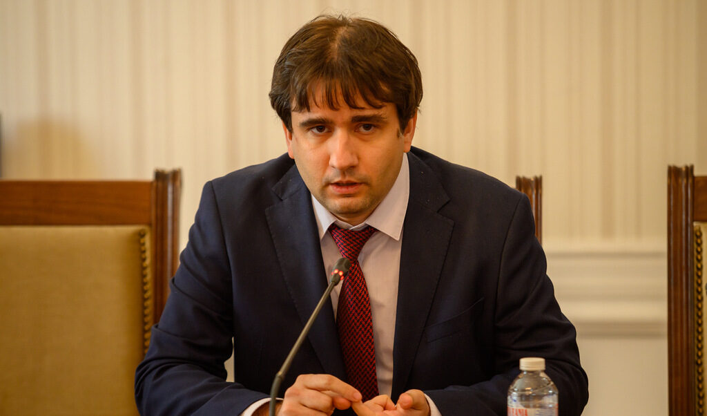Божидар Божанов
