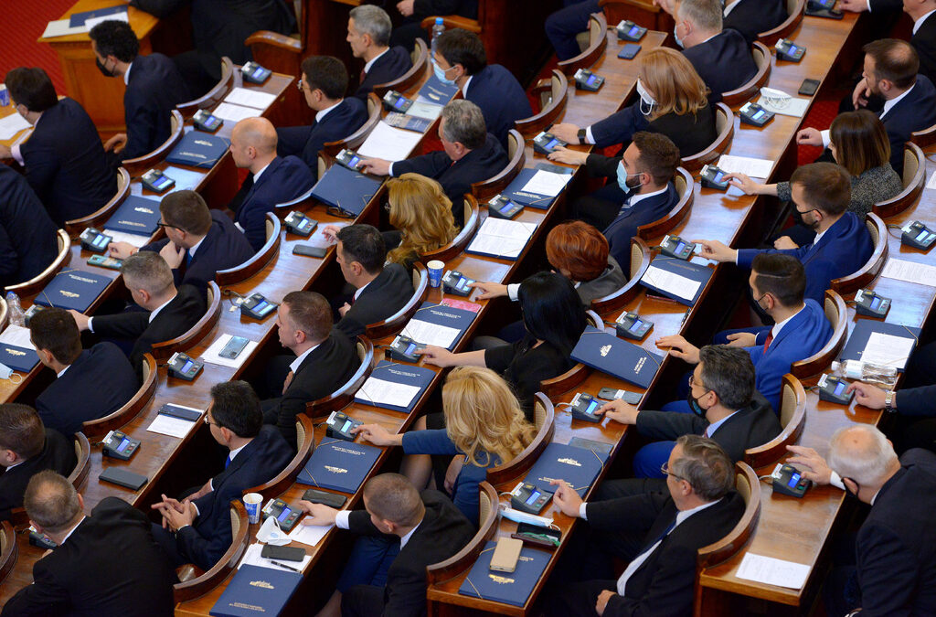 "Пълзящ фашизъм": И партньорите, и опозицията отхвърлят изтеклия вариант на българския "Магнитски" "Пълзящ фашизъм": И партньорите, и опозицията отхвърлят изтеклия вариант на българския "Магнитски"