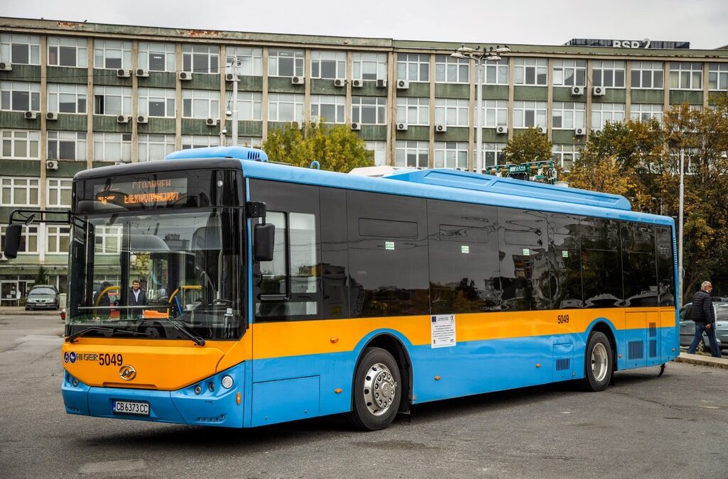 Фандъкова: Купуваме 4 нови електробуса със спестени средства