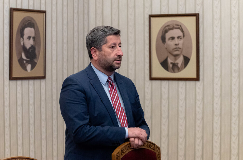 Христо Иванов: България е в най-трудната ситуация от началото на прехода Христо Иванов: България е в най-трудната ситуация от началото на прехода