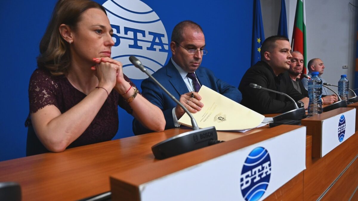 "Има такъв народ": Подложени сме на натиск от мутри (обновена)