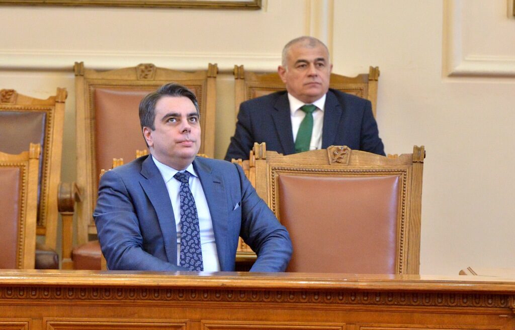 Със заявката за свои поправки депутатите одобриха парите за пенсии на първо четене Със заявката за свои поправки депутатите одобриха парите за пенсии на първо четене