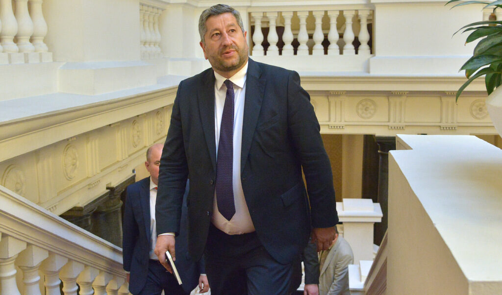 Нови избори ще увеличат подкрепата за "Демократична България", смята Христо Иванов