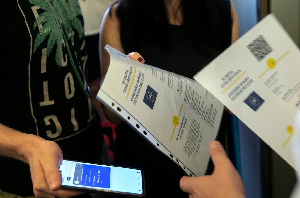 COVID сeртификатът за пътуване в ЕС е удължен до следващото лято