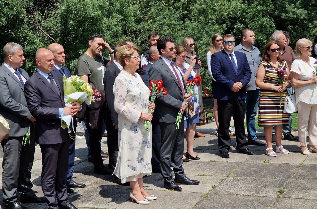 Руският посланик Елеонора Митрофанова и Филип Воскресенски Руският посланик Елеонора Митрофанова и Филип Воскресенски