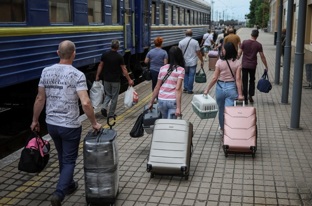 ЕС ще увеличи издръжката на украински бежанец на 100 евро седмично ЕС ще увеличи издръжката на украински бежанец на 100 евро седмично