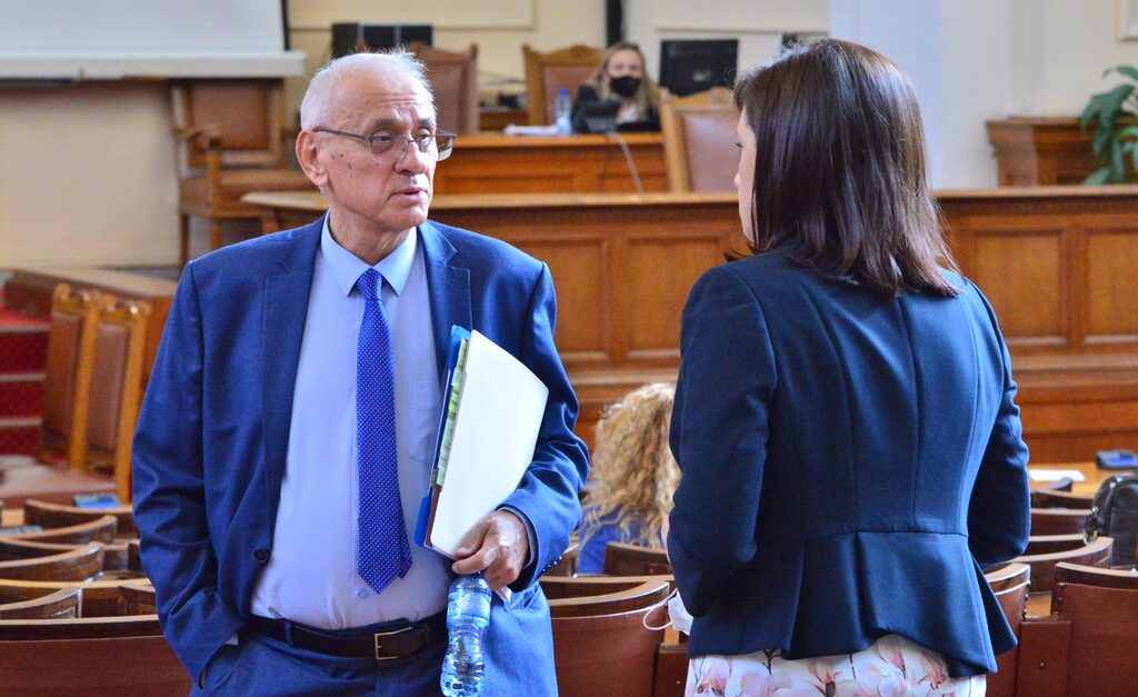 Силви Кирилов от "Има такъв народ" е вносител на законопроекта
