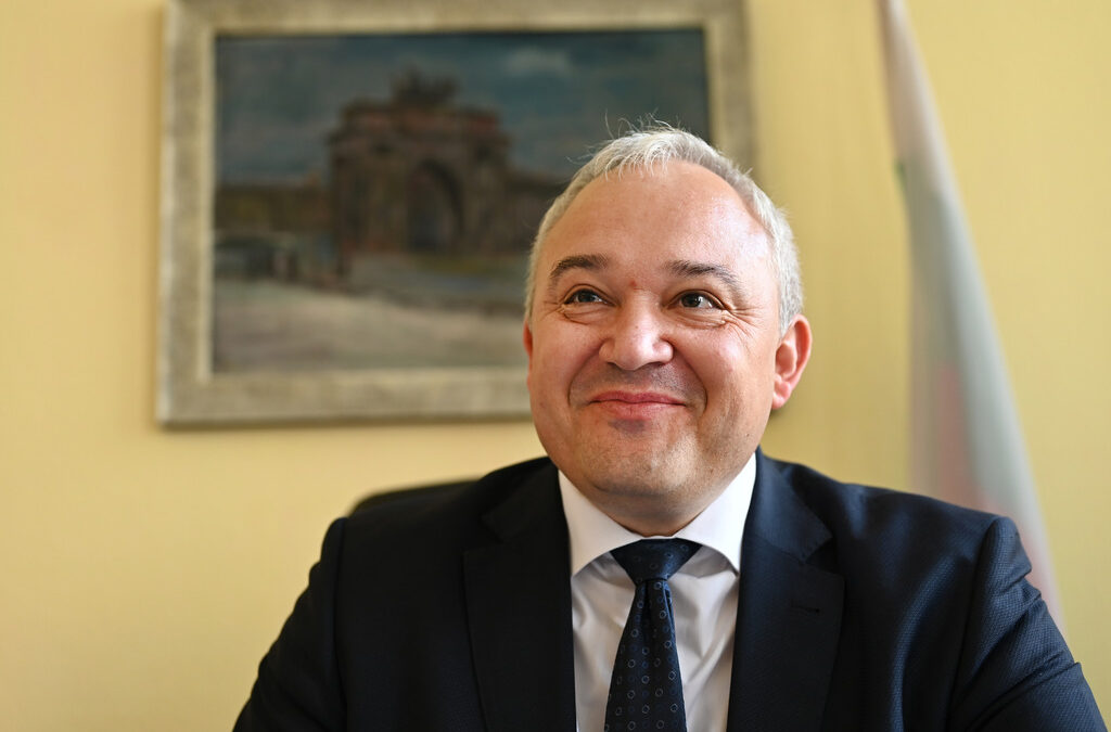 Бившият служебен министър на правосъдието е сред острите критици на главния прокурор.