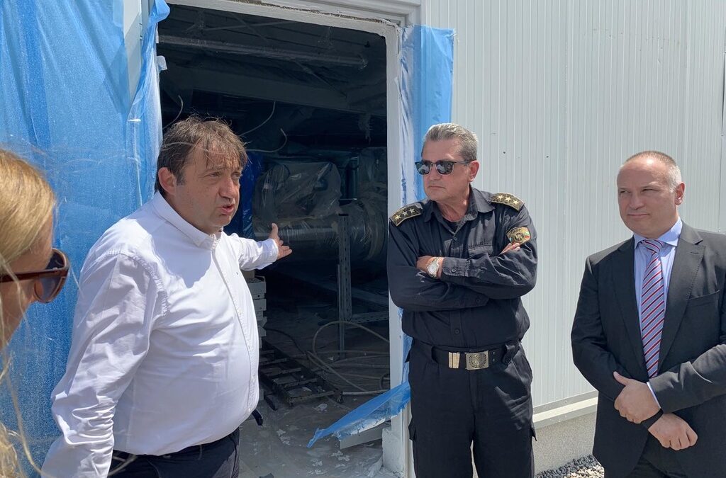 Министър Шишков описа газовата връзка като луксозна сграда без ток