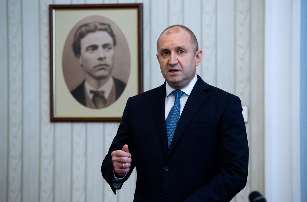 Президентът Румен Радев похвали строителя за използваните високи технологии, но подчерта, че всичко трябва да бъде узаконено според изискванията в страната. Президентът Румен Радев похвали строителя за използваните високи технологии, но подчерта, че всичко трябва да бъде узаконено според изискванията в страната.