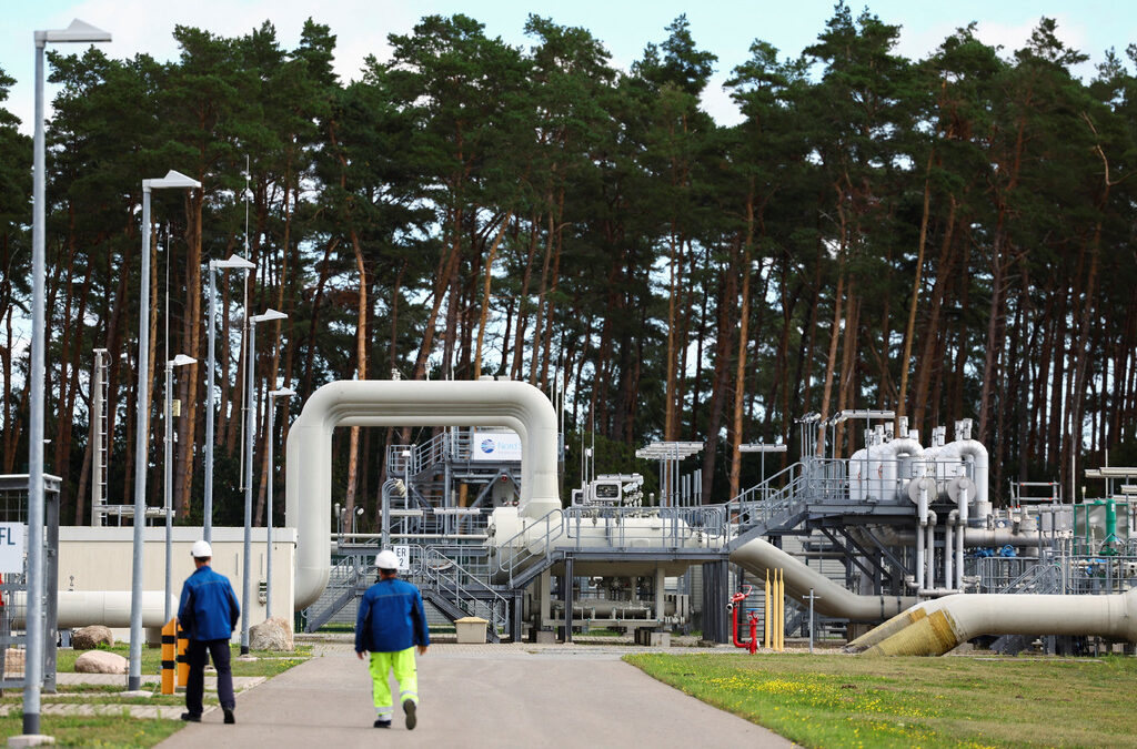 Природният газ поскъпна с почти 30% след спирането на "Северен поток"