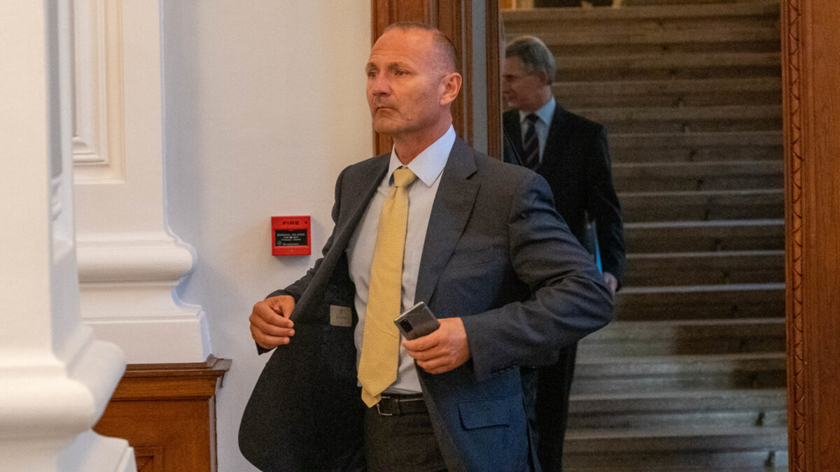 Министърът на енергетиката: Можем да се оправим без Газпром, но по-добре e с тях