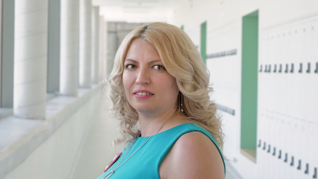 Ани Чифлигарска, директор учебна катедра "Начален етап и изкуства", член на управителния екип на ЧСУ "Дени Дидрò"
