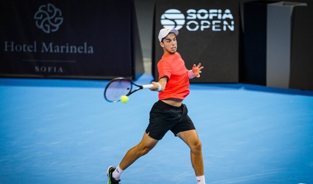 Български тенисист е глобен с 10 хил. евро Български тенисист е глобен с 10 хил. евро