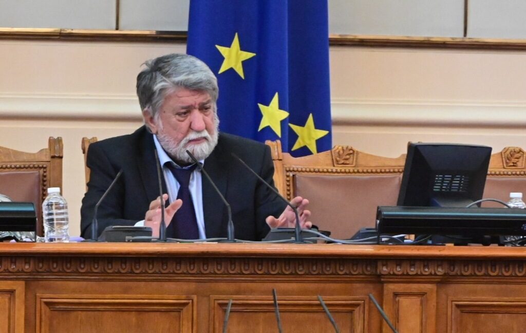 Парламентът остава блокиран, председател ще има най-рано утре