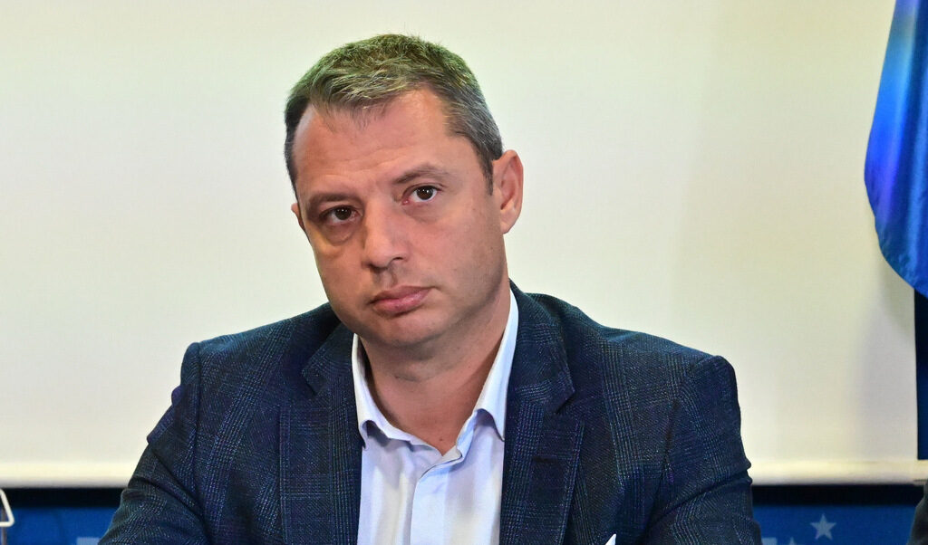 Делян Добрев