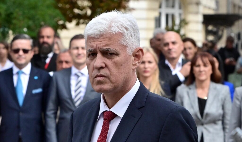Камерите и оградата са големите проблеми на границата с Турция, смята министърът на отбраната
