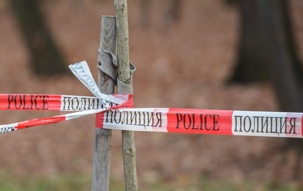 За да започне емисията ударно, телевизиите ни показват първо убийства, изнасилвания, отвличания.