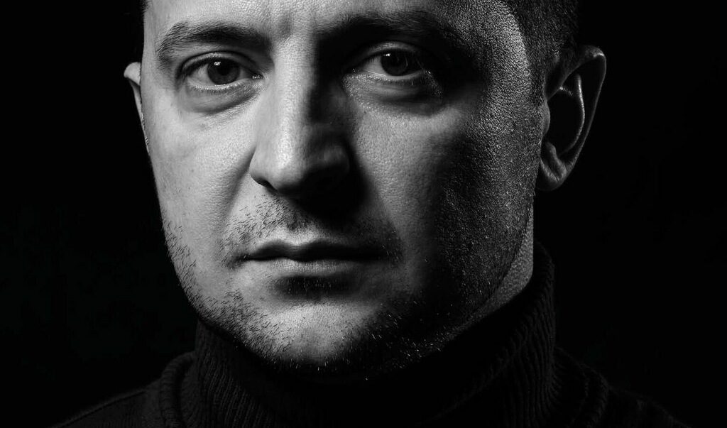 Зеленски сякаш е готвен за президент от самата съдба. Сериалът "Слуга на народа" го прави суперзвезда