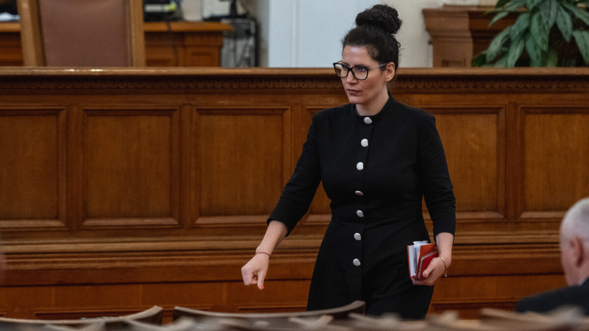 Калина Константинова от "Продължаваме промяната"