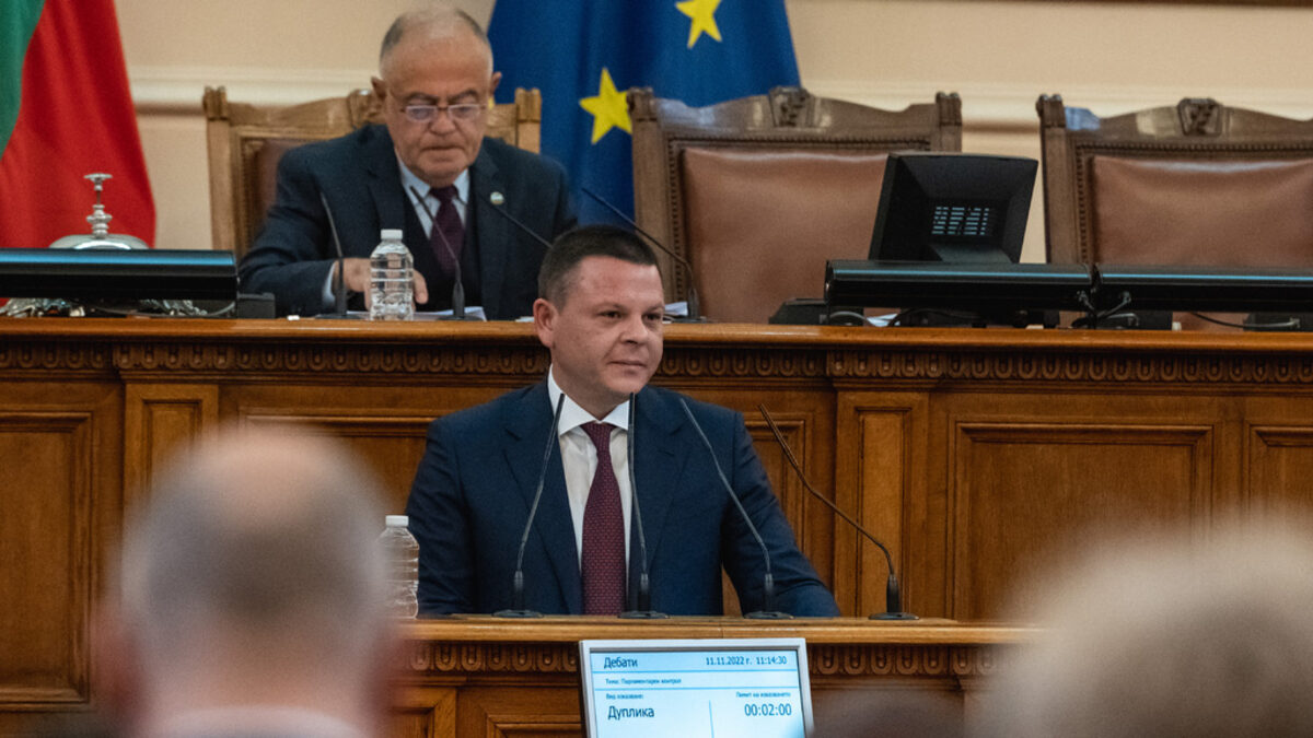 Кабинетът правел всичко възможно до юни да е нает медицински хеликоптер