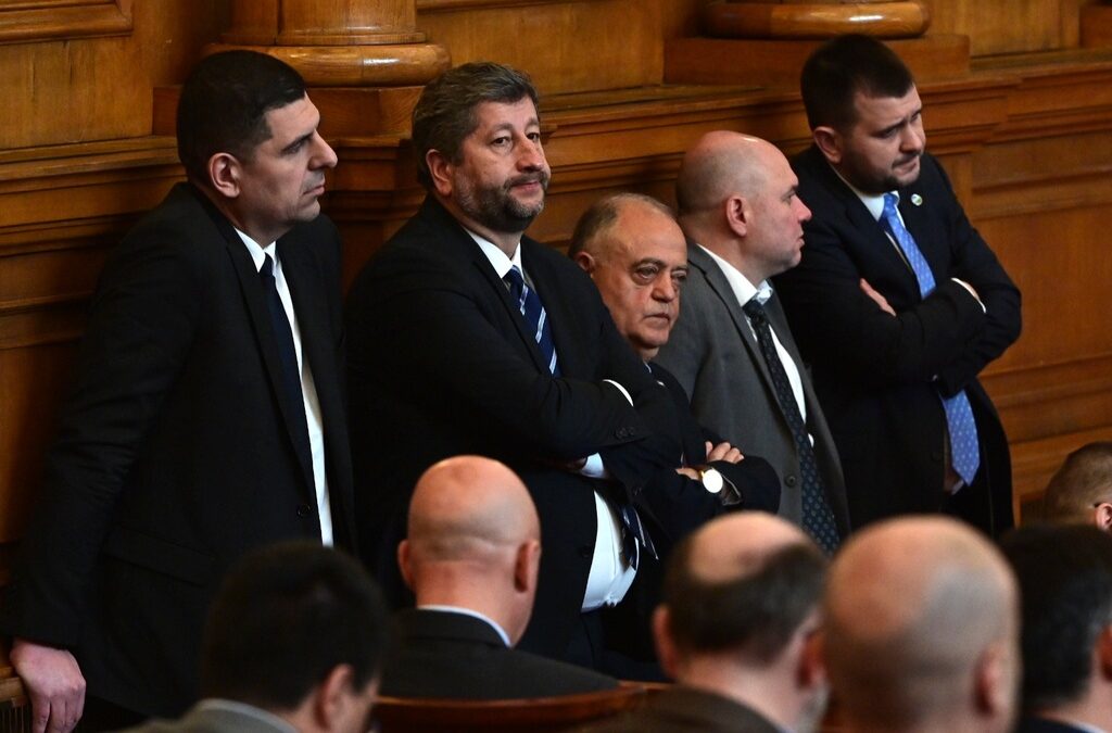 ГЕРБ провокира "Демократична България" заради отречена "непотвърдена" информация