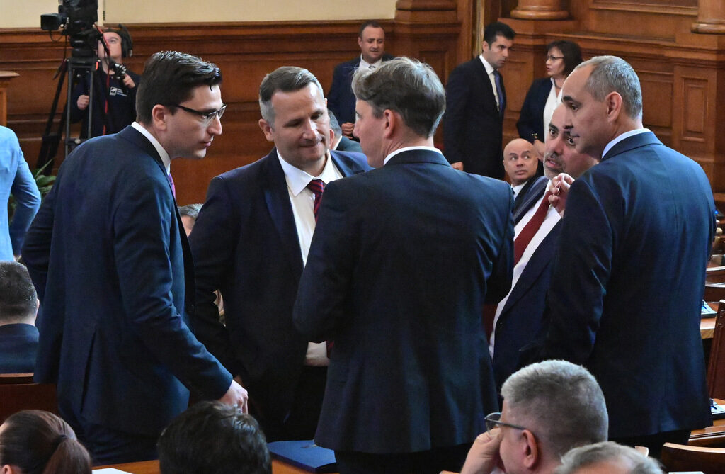 "Продължаваме промяната" иска МВР да провери работи ли общинар от ГЕРБ в полза на Размиг Чакърян