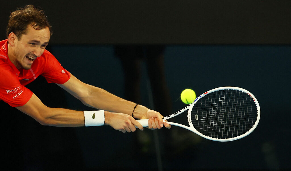 Изненадите на Australian Open продължиха с отпадане и на финалиста Медведев