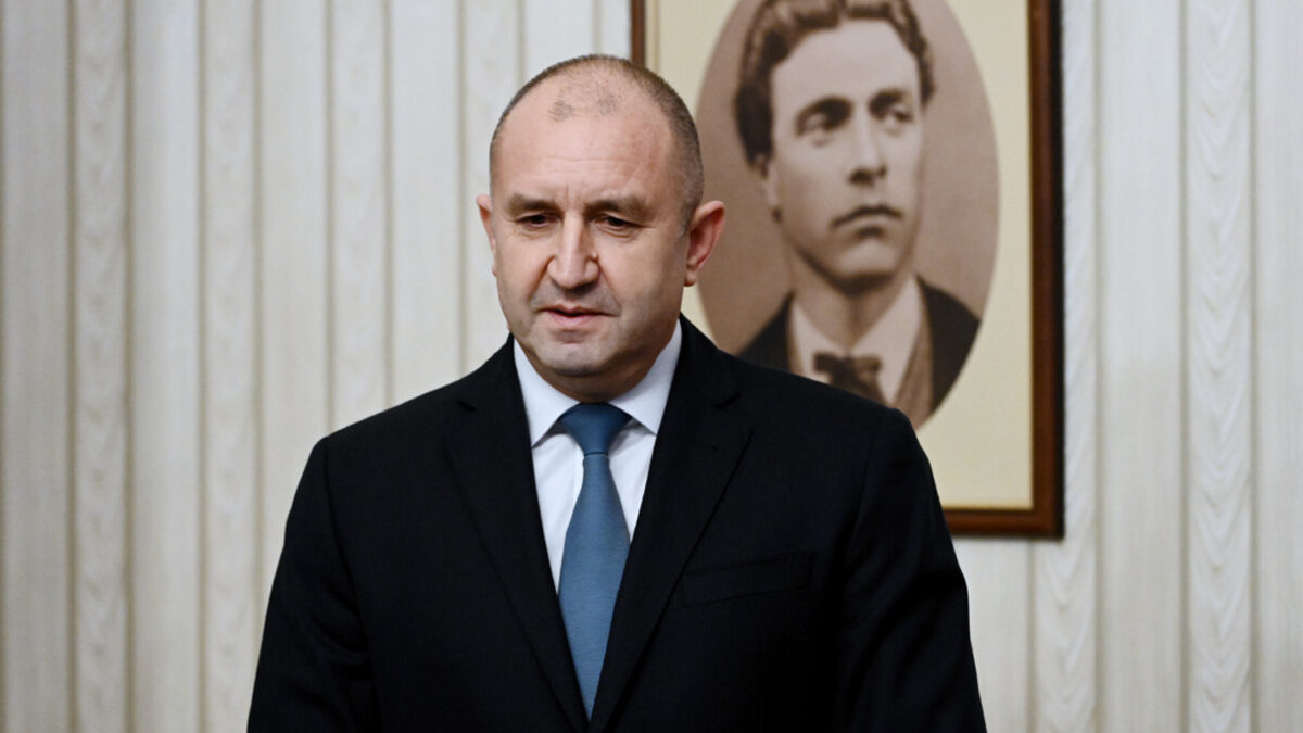 Президентът: партиите не искаха да направят правителство, Донев остава премиер (обновена)