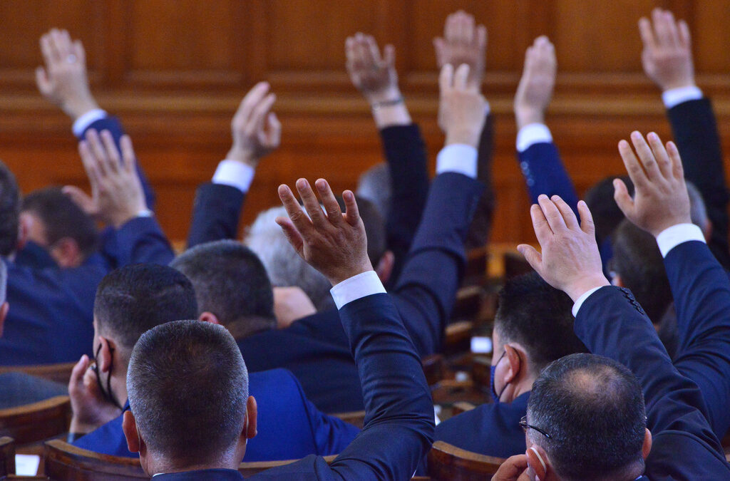 Висш държавен мениджмънт: за над 80 позиции трябват смени Висш държавен мениджмънт: за над 80 позиции трябват смени