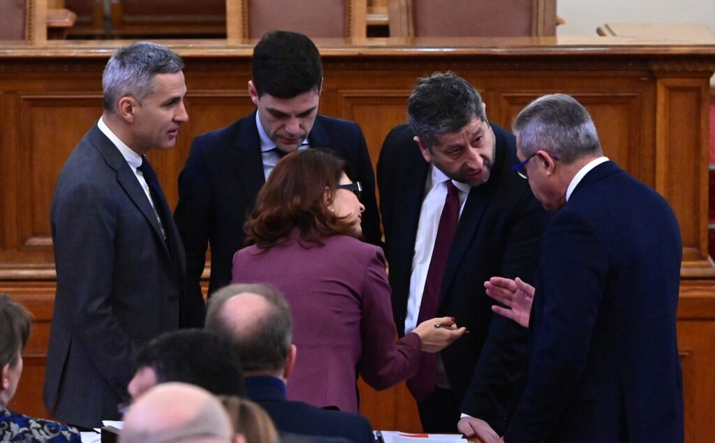 Депутатите се сдърпаха за това кой бламира съдебната реформа