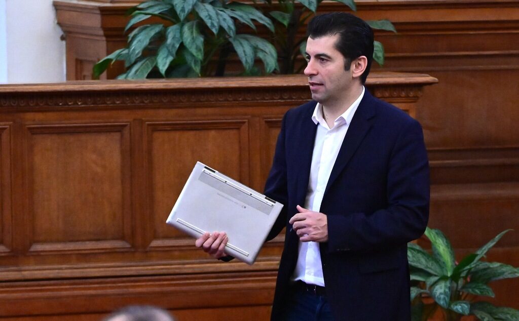 "Продължаваме промяната" търси 20 хил. "свестни хора" за общински съветници