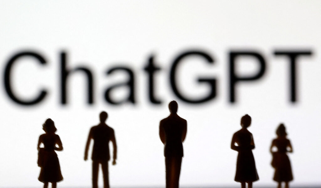 ChatGPT на работа: заплаха за едни, шанс за други
