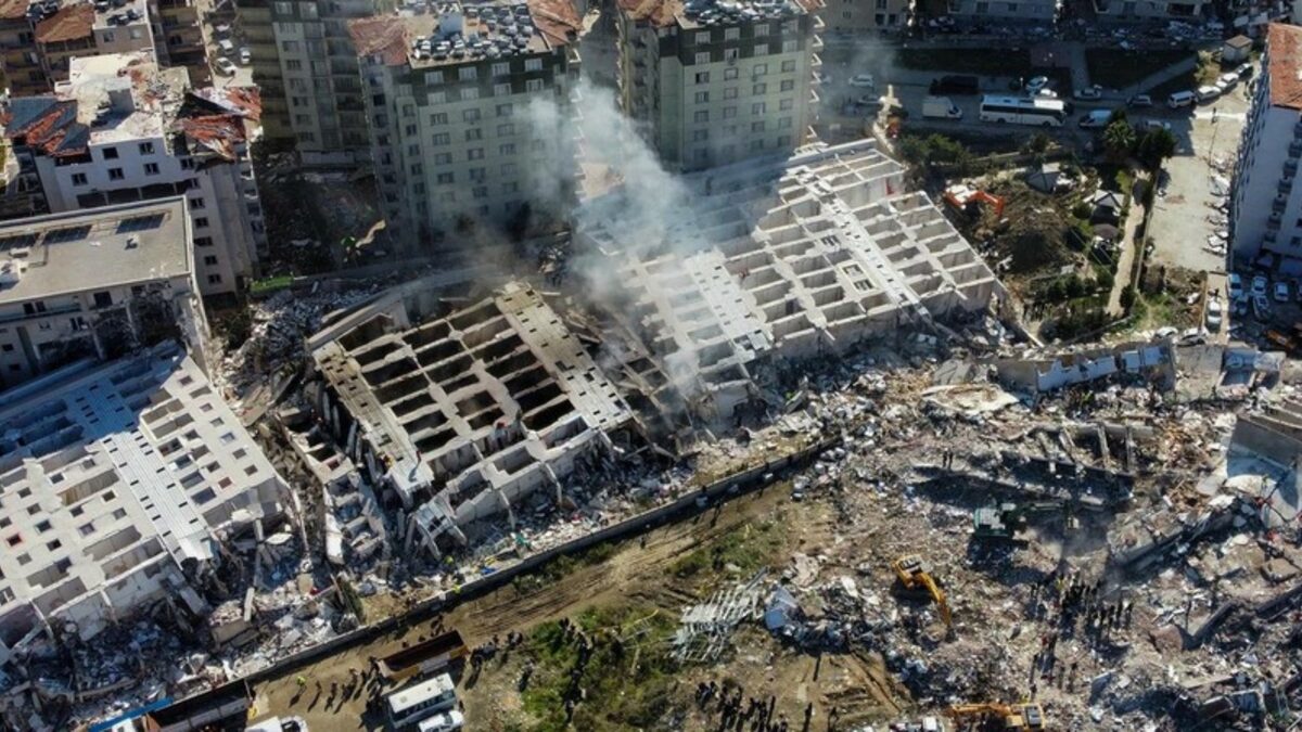 Земетресението било предизвикано от САЩ и други лъжи из мрежата