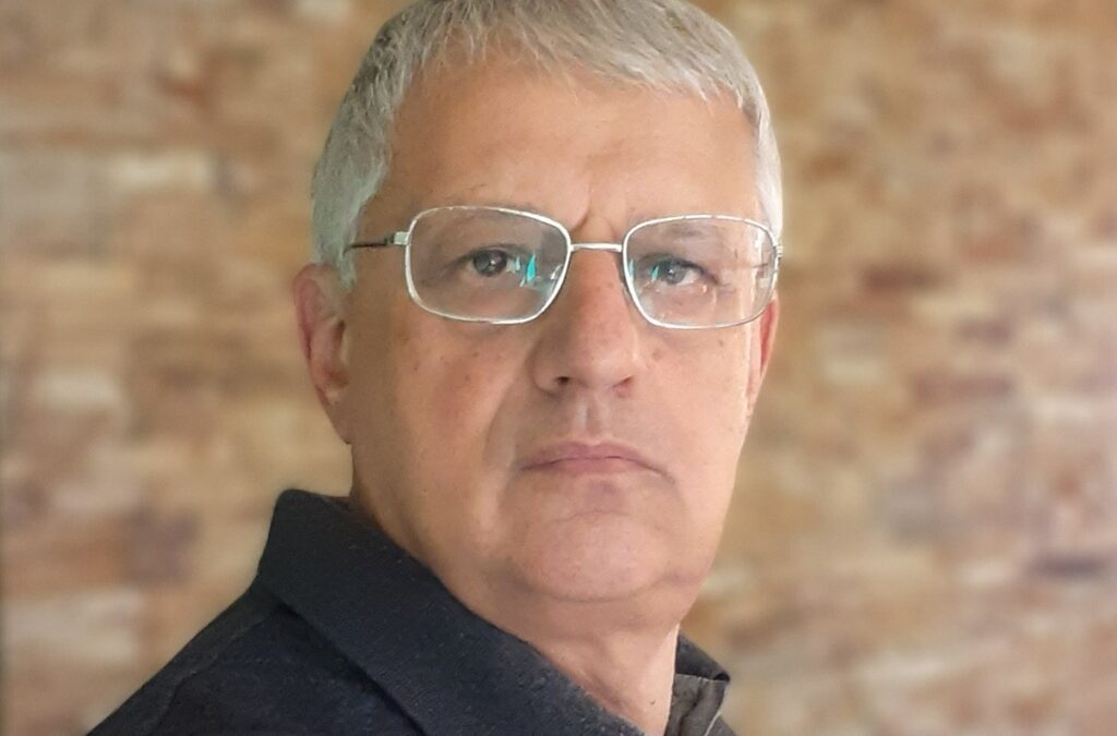 "Много книги, за които ни убеждаваха, че са шедьоври, се стопиха в небитието. А изплуваха други", казва режисьорът Дочо Боджаков