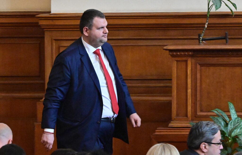Делян Пеевски, бизнесмен, депутат, санкциониран по глобалния закон "Магнитски" Делян Пеевски, бизнесмен, депутат, санкциониран по глобалния закон "Магнитски"