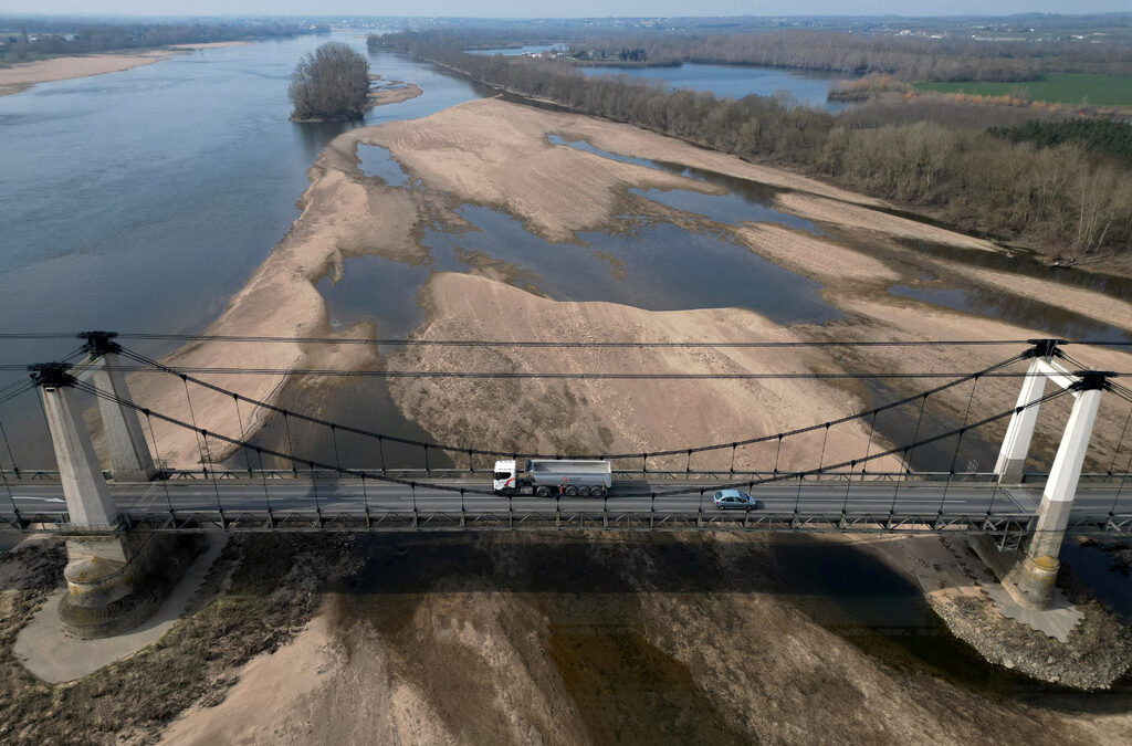 Френски министър призова за ограничения, за да се избегне водна криза
