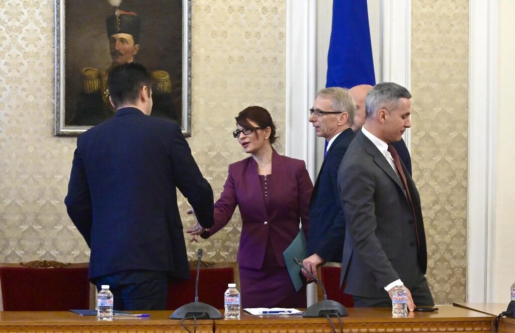 България може да бъде тласната в по-добра посока и в по-сигурна евроатлантическа орбита.