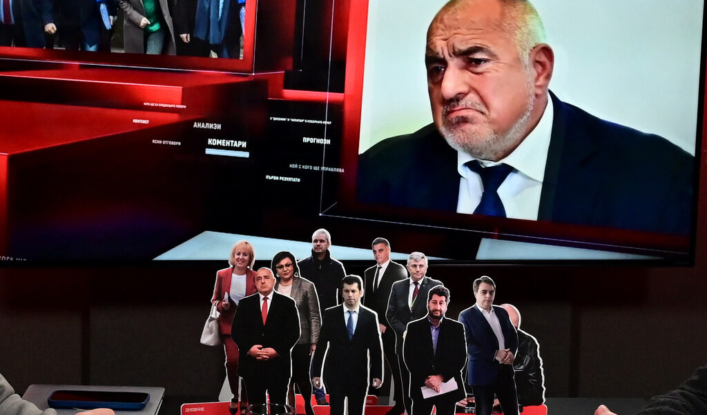 Формулата за управление: "По-добре 50% от властта срещу приемане на 5-6 ключови геополитически решения вместо предоставяне на 100% от властта на Русия" Формулата за управление: "По-добре 50% от властта срещу приемане на 5-6 ключови геополитически решения вместо предоставяне на 100% от властта на Русия"