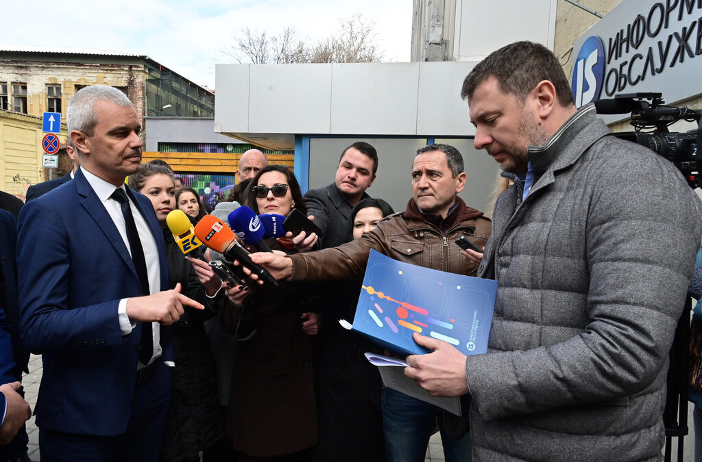 Възраждане посети Информационно обслужване, заради предстоящите резултати от изборите Костадин Костадинов, Ивайло Филипов