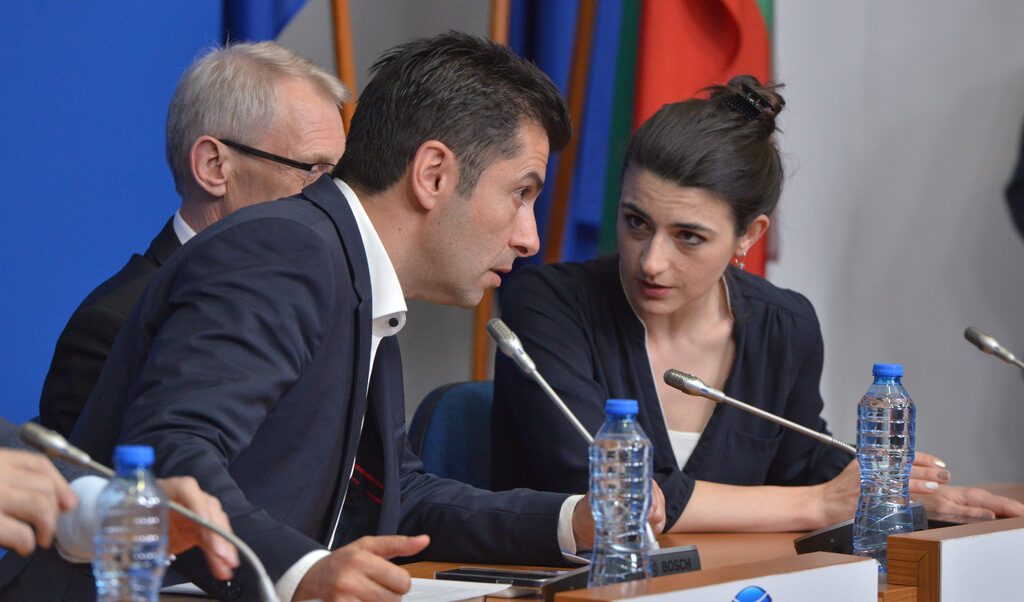 Лена Бориславова ще напусне парламента, за да координира кампанията за кмет на София (обновена)