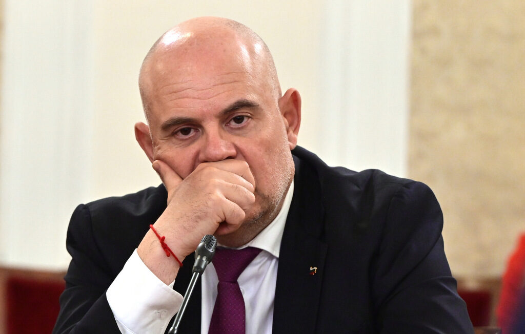 Гешев коментира и че няма представа какво е имал предвид Борисов по въпроса коя е Мата Хари.