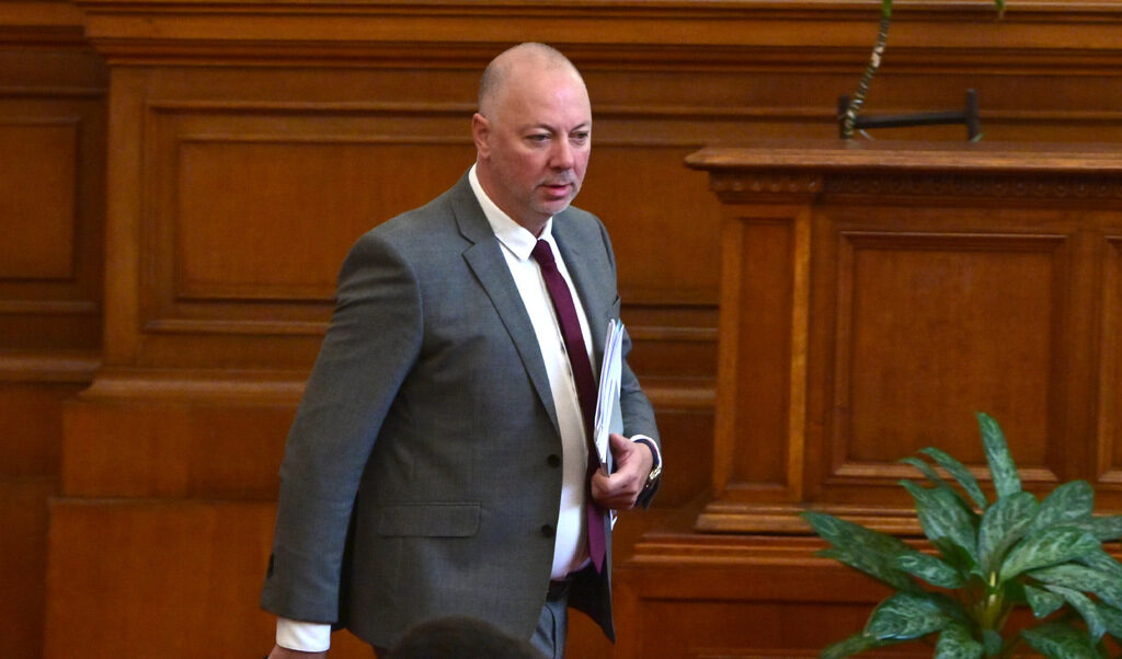 ГЕРБ издига Росен Желязков за председател на парламента, новата коалиция още умува