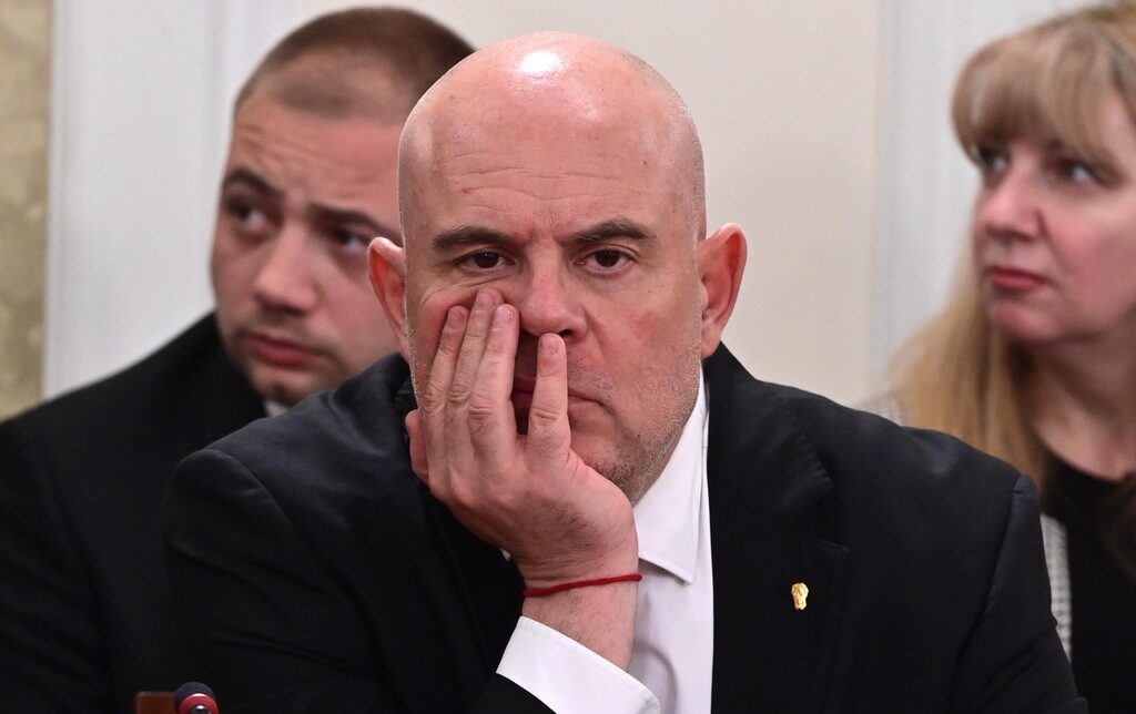 Иван Гешев по време на заседание на правна комисия