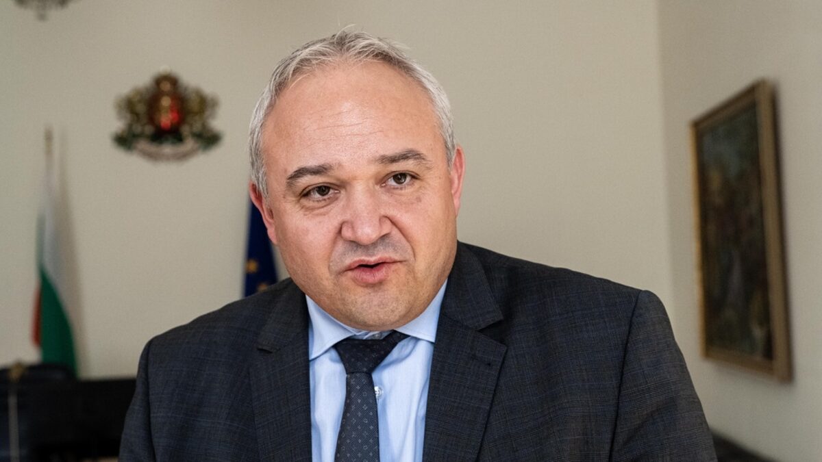 Демерджиев: Кабинетът "Петков" е давал пари за мъртви души вместо помощи за украинци