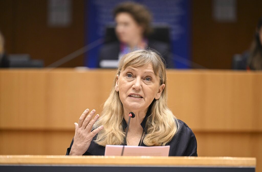 Елена Йонева