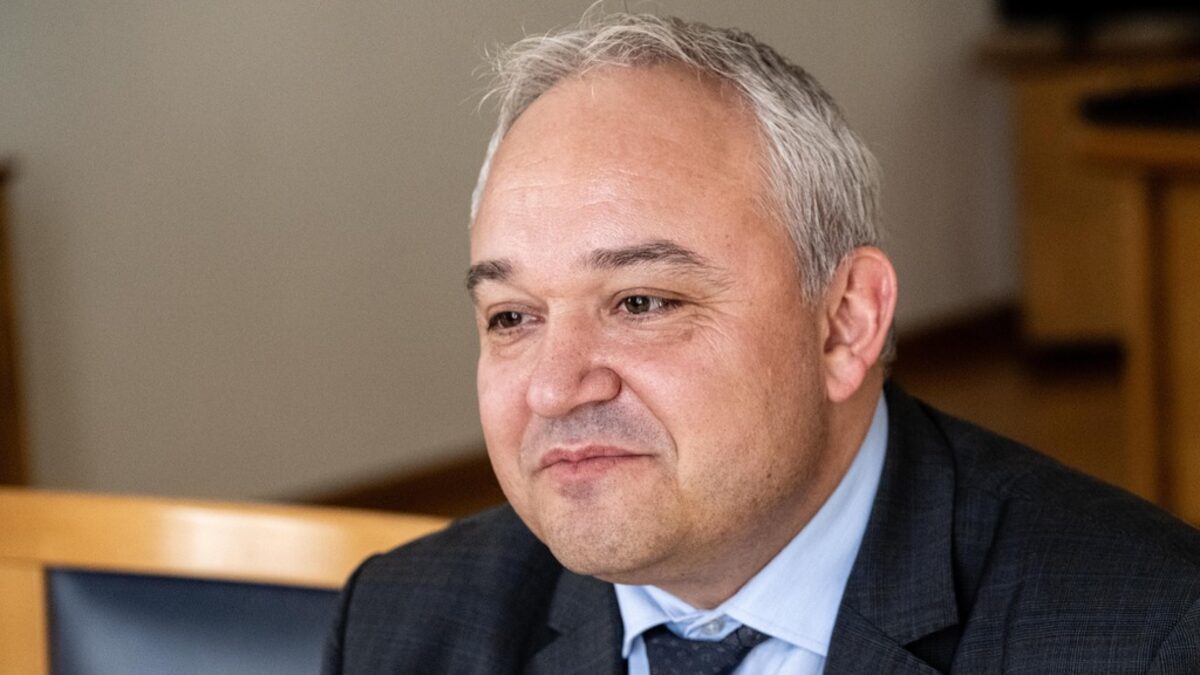 Министър Демерджиев: Проверяваме дали Ангел Христов е влязъл жив в страната