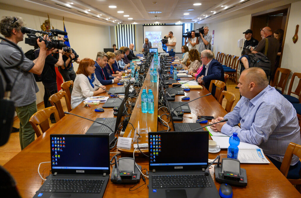 Пленумът на ВСС отдели няколко часа за дебат по темата, но до решение не стигна и прекрати обсъждането