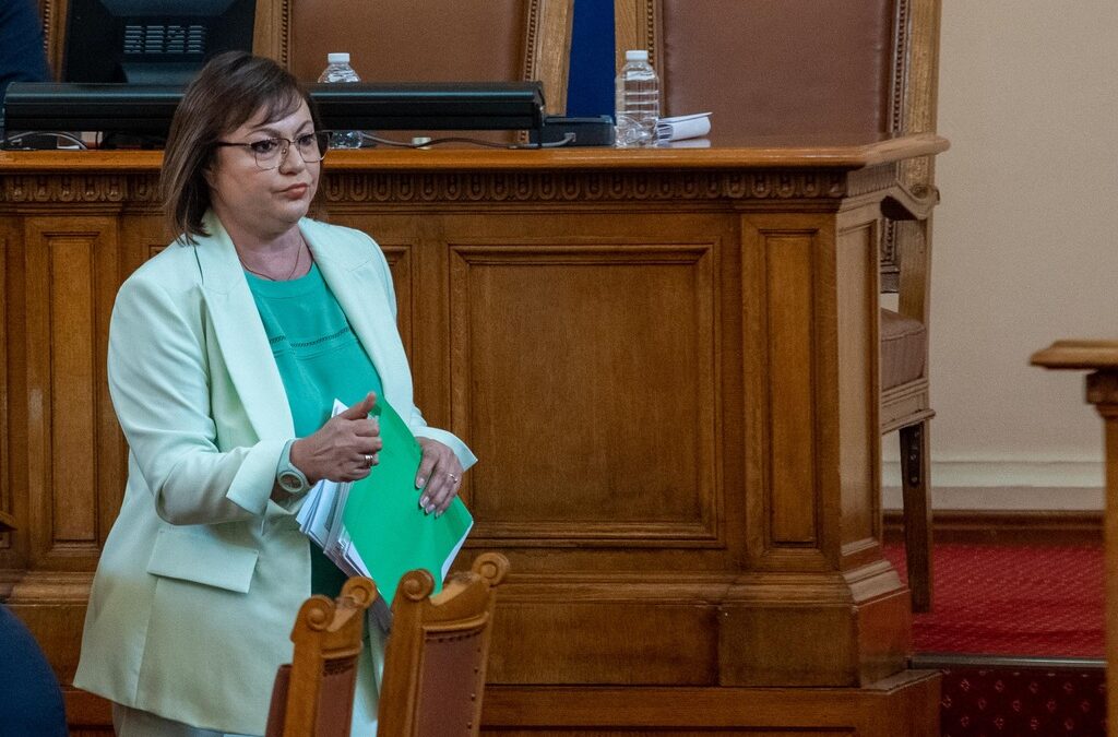 Корнелия Нинова смята за прибързана смяната на шефовете на регулаторите